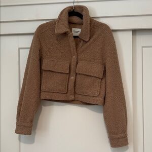 Abercrombie cropped sherpa jacket